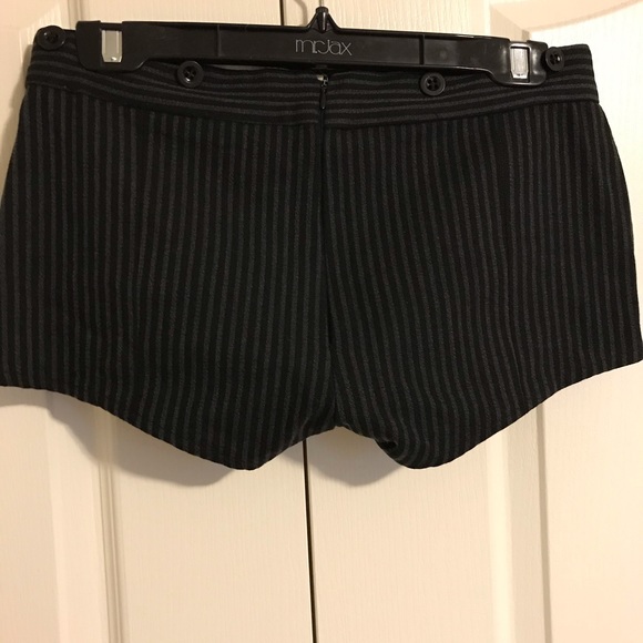 Wool hot pants or Shorts - Picture 2 of 3